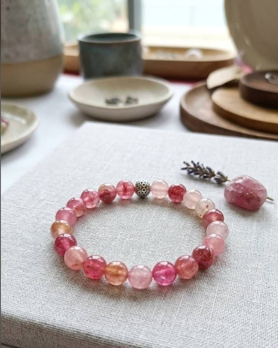Takı pembe akik