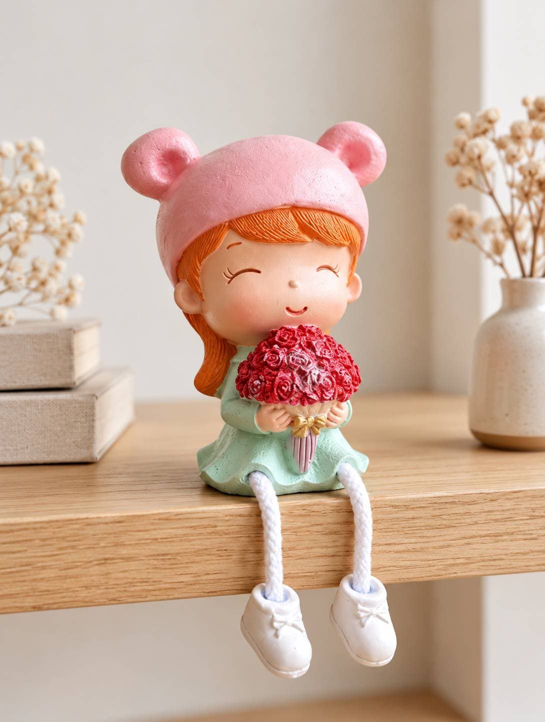 🌸 Sevimli Kız Figürü – Pembe Şapkalı
